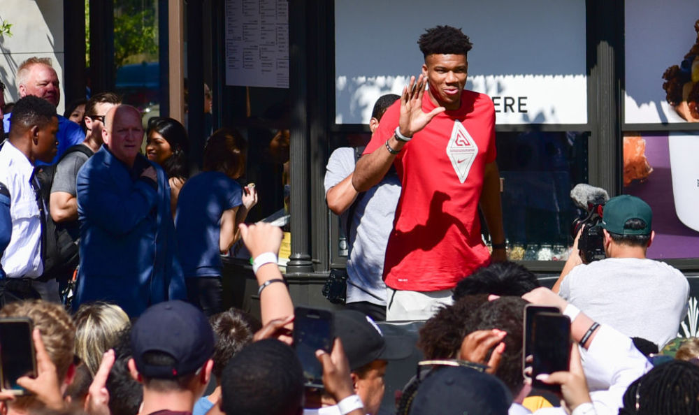 辽宁主场迎战深圳！赵继伟带队复仇，杨鸣拒绝被双杀