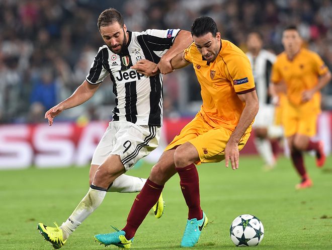 NCAA实力强校亚利桑那大学的Koa Peat前半赛季集锦！大一的Koa Peat是球队得分王，赛季场均14.4分5.4篮板2.9助攻，球队更是开季取得14连胜，还没输过球！ ​