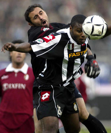 115-110 弱旅开拓者爆冷胜总冠军热门 阿夫迪亚三双 杨瀚森防守立功