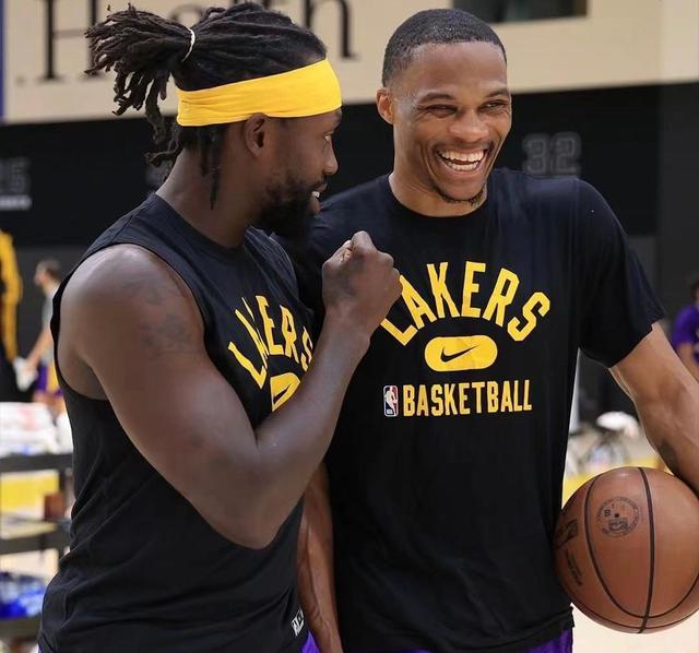 如今足坛的老队友相聚：