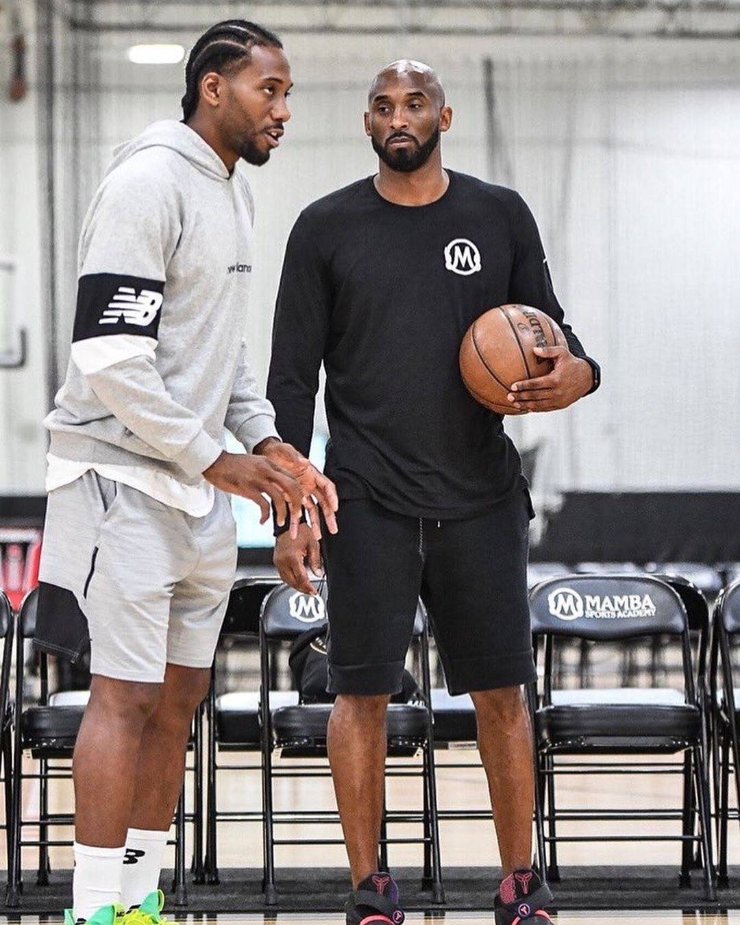 首尔外援后卫亚赞：能够限制住费利佩并不是我一个人的功劳