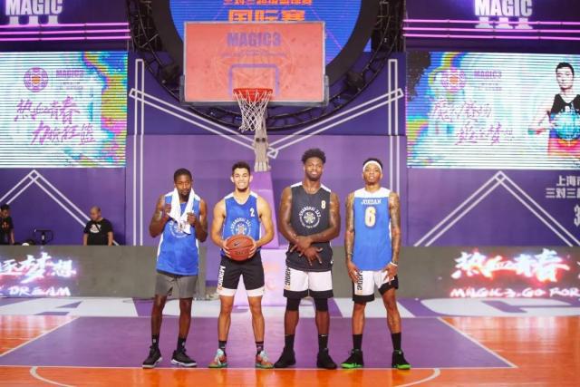 [NBA]持球硬解！詹姆斯漂移三分应声入网