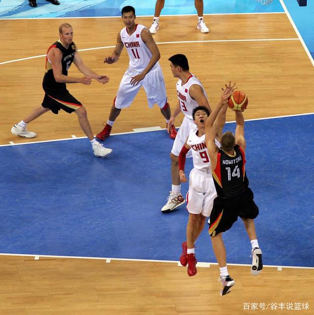 足球报：法比奥已与国安续约至26年底；国安将全主力出征越南