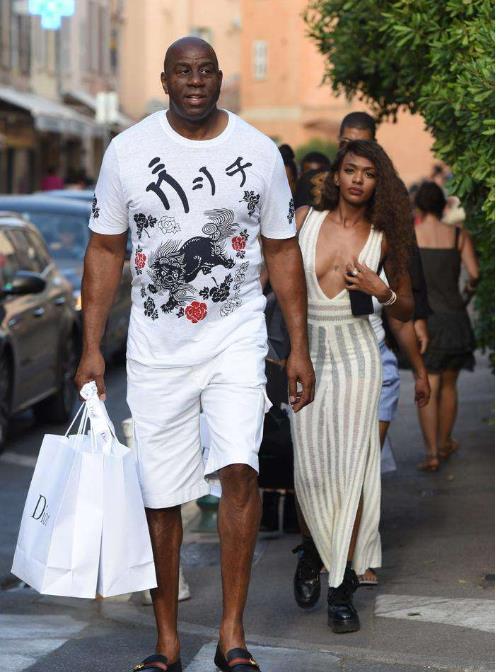 记者：卡马文加腿筋疼痛，可能缺席法国与乌克兰的比赛