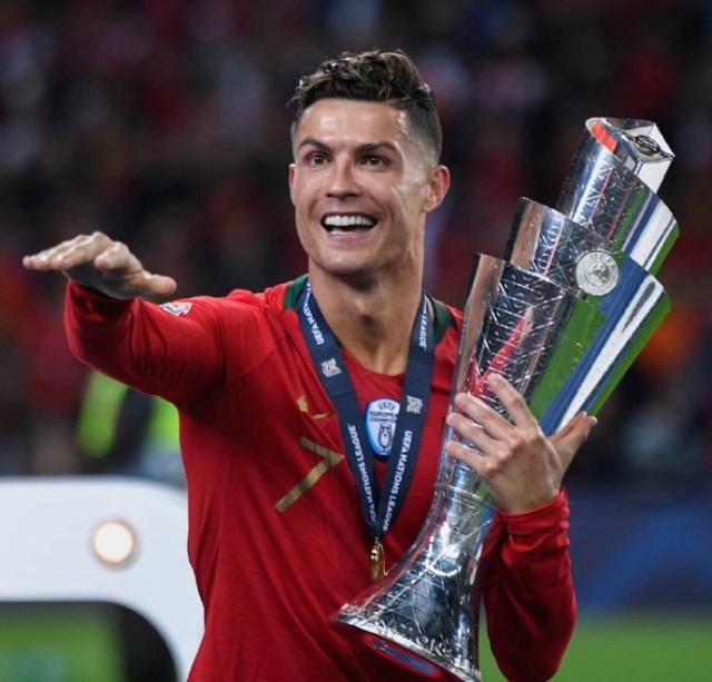 斯洛特谈豪门频繁换帅：情况因人而异 瓜帅在曼城就待了很久