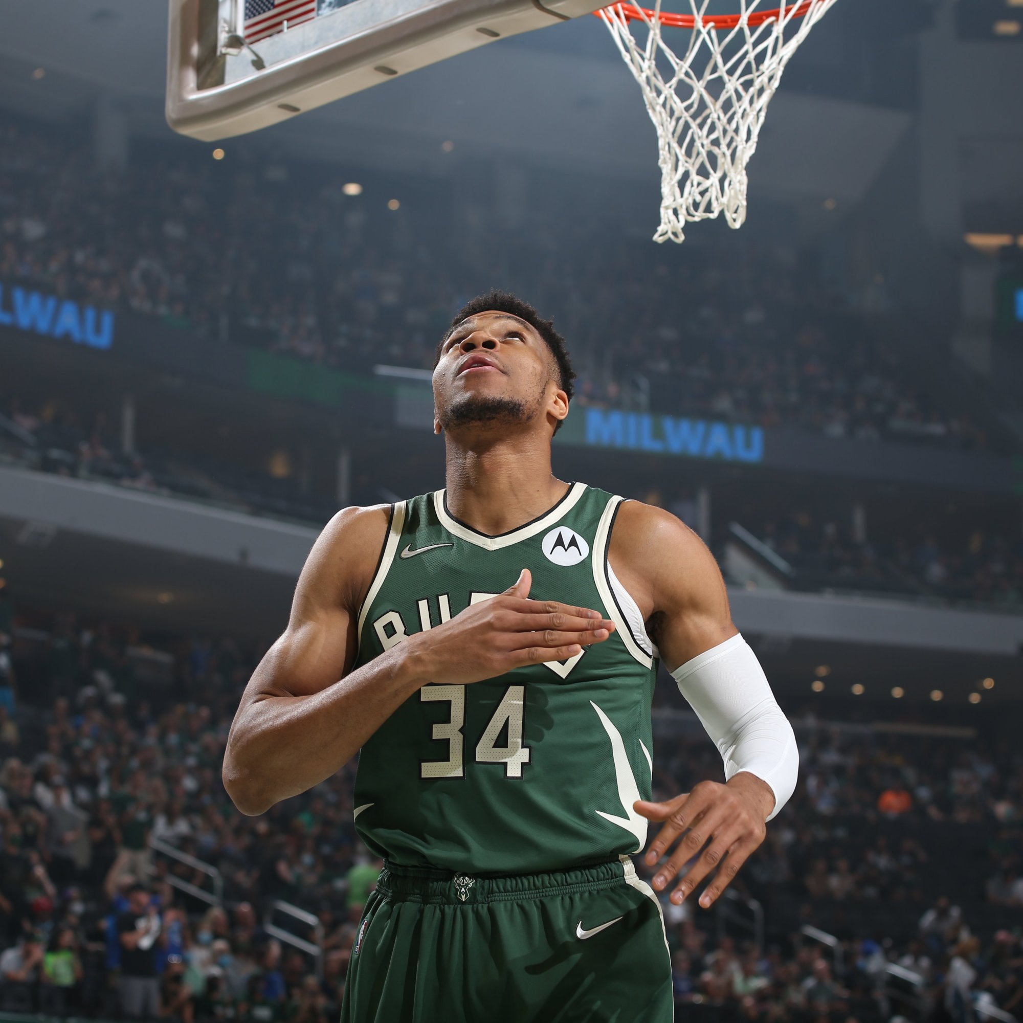 法尔克：巴萨确实对凯恩感兴趣，但很难承担其解约金+年薪